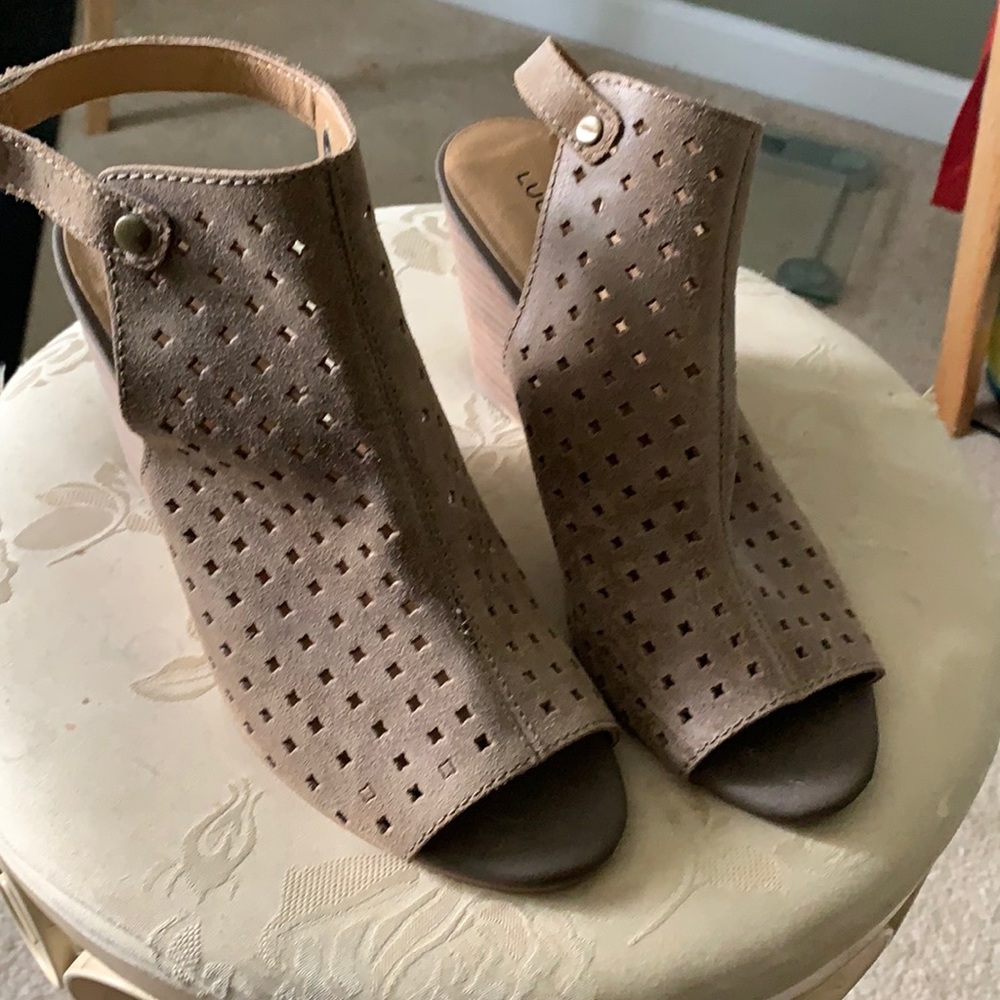 Gently worn. Lucky brand open toed sandal wedge
